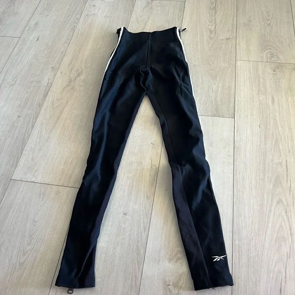 Reebok women leggings zipper on sides size s